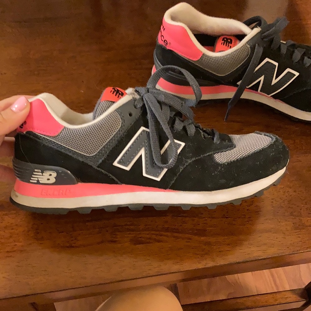 Women’s new balance tennis shoes